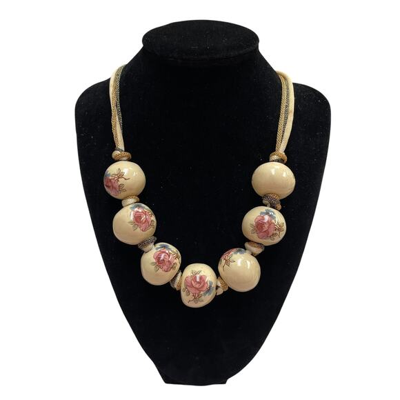 VINTAGE Women's LARGE BEADED Necklace FLORAL & CREAM 18" Long - Picture 1 of 4